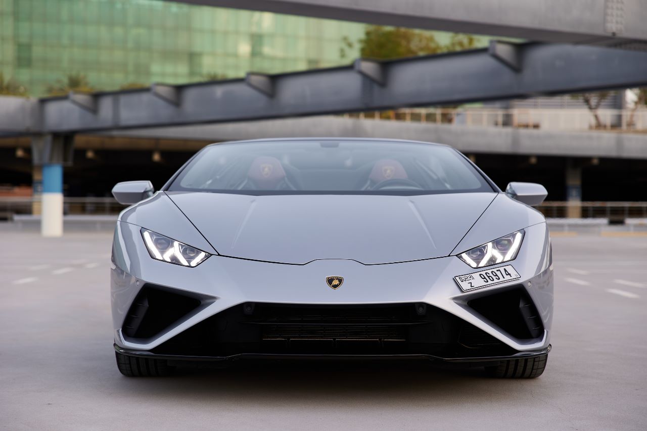 Lamborghini Evo Spyder interior and exterior views - Image 1