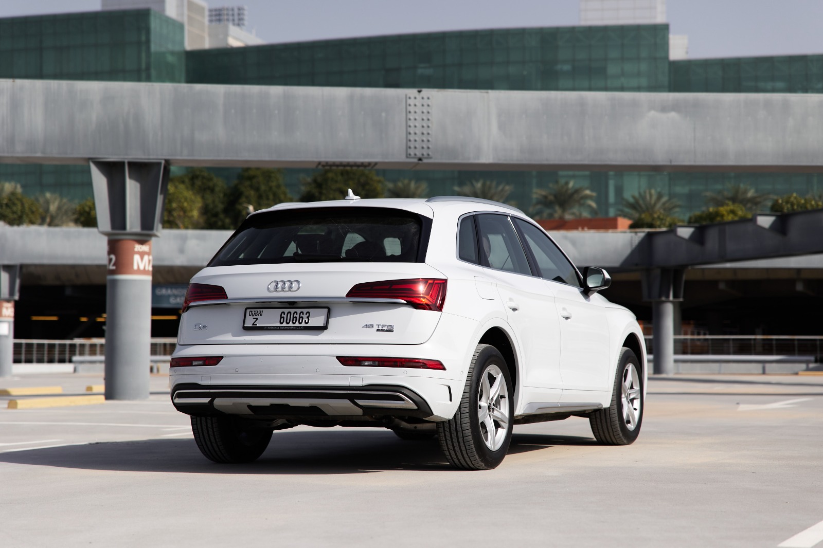 Audi Q5 45TFSI quattro interior and exterior views - Image 2