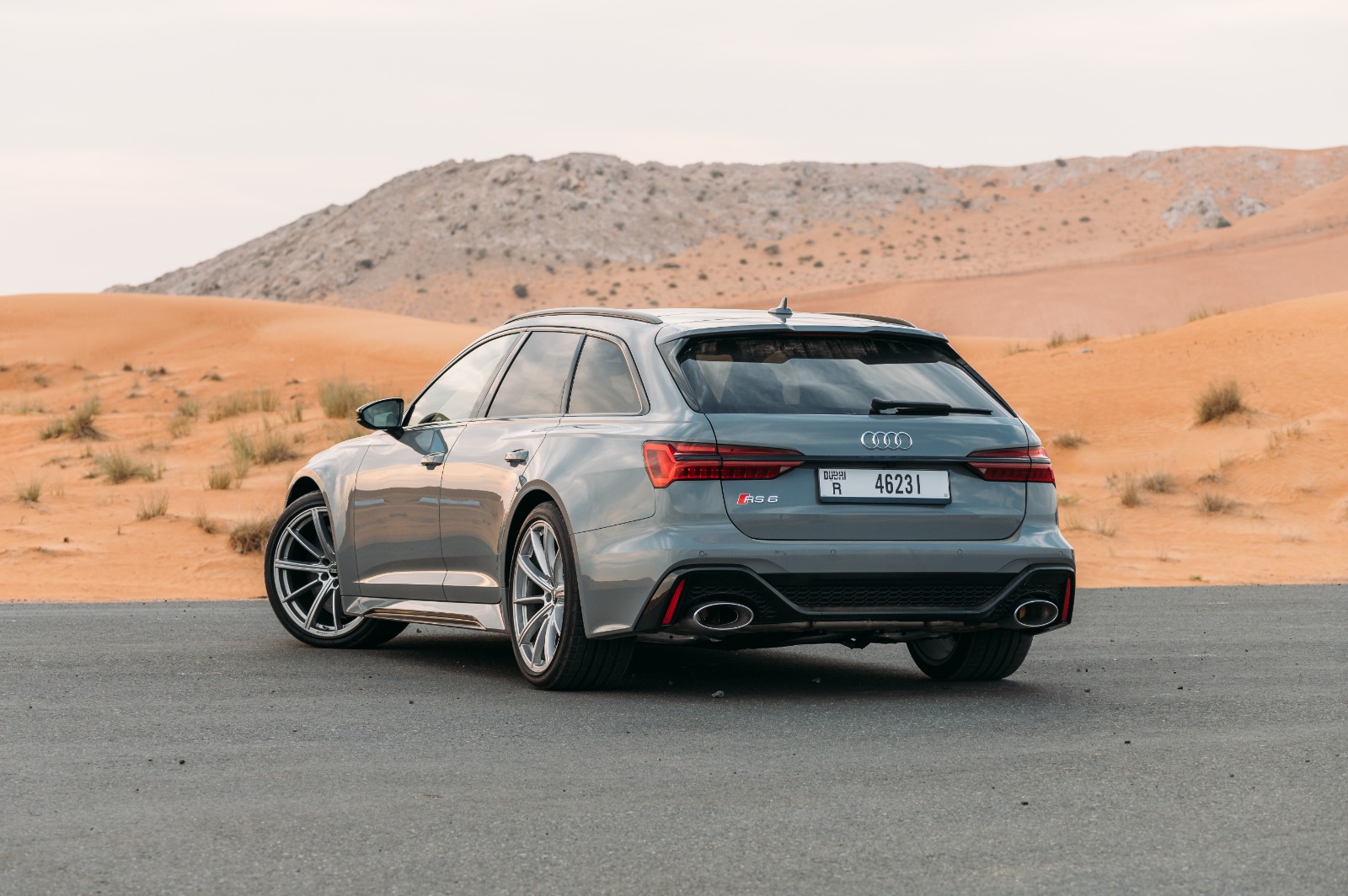 Audi RS6 interior and exterior views - Image 2