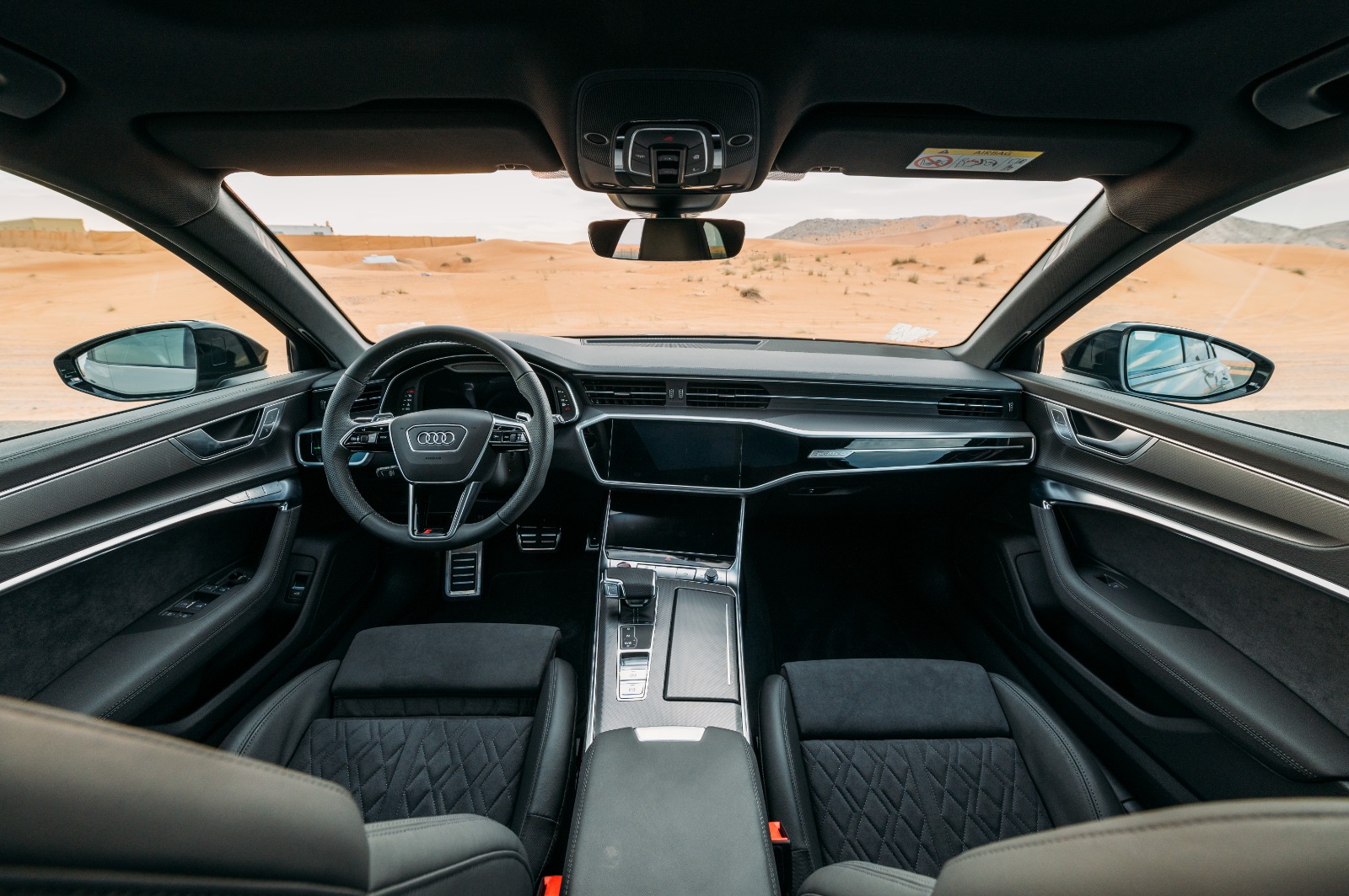 Audi RS6 interior and exterior views - Image 4