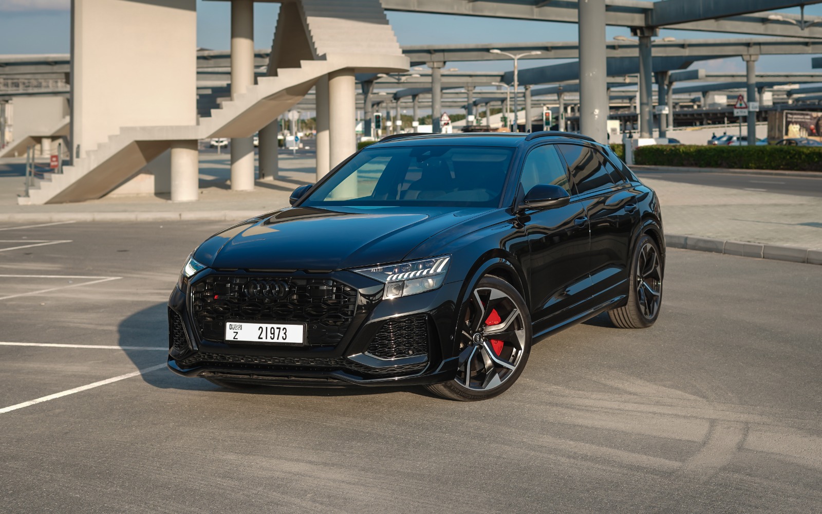 Audi RSQ8 interior and exterior views - Image 1