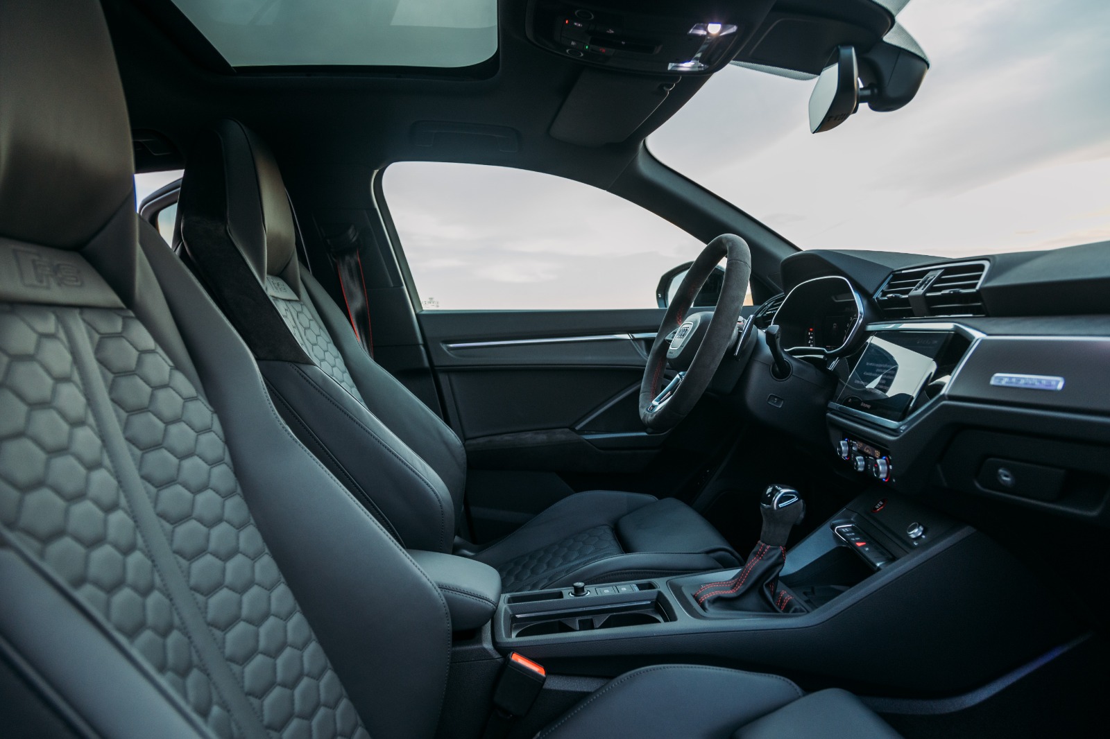 Audi RSQ3 interior and exterior views - Image 4