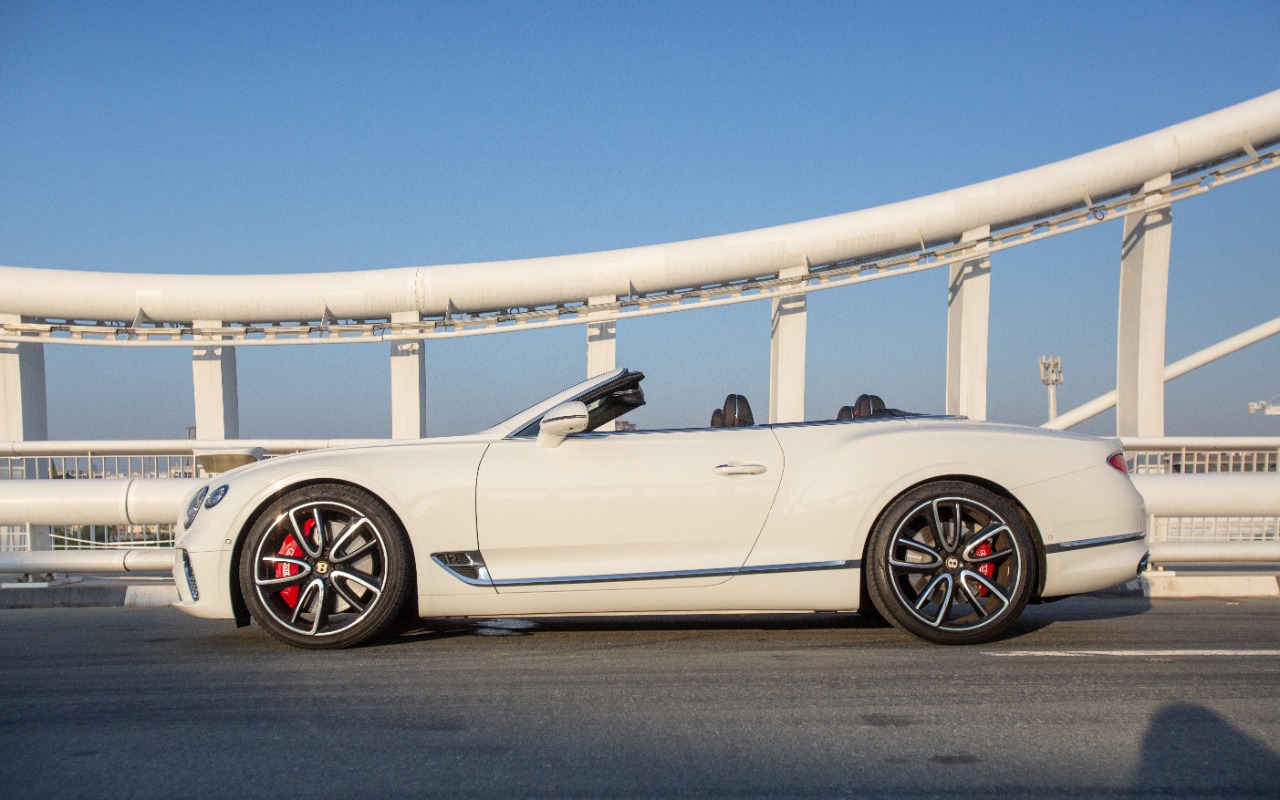 Bentley Continental GTC V12 interior and exterior views - Image 2