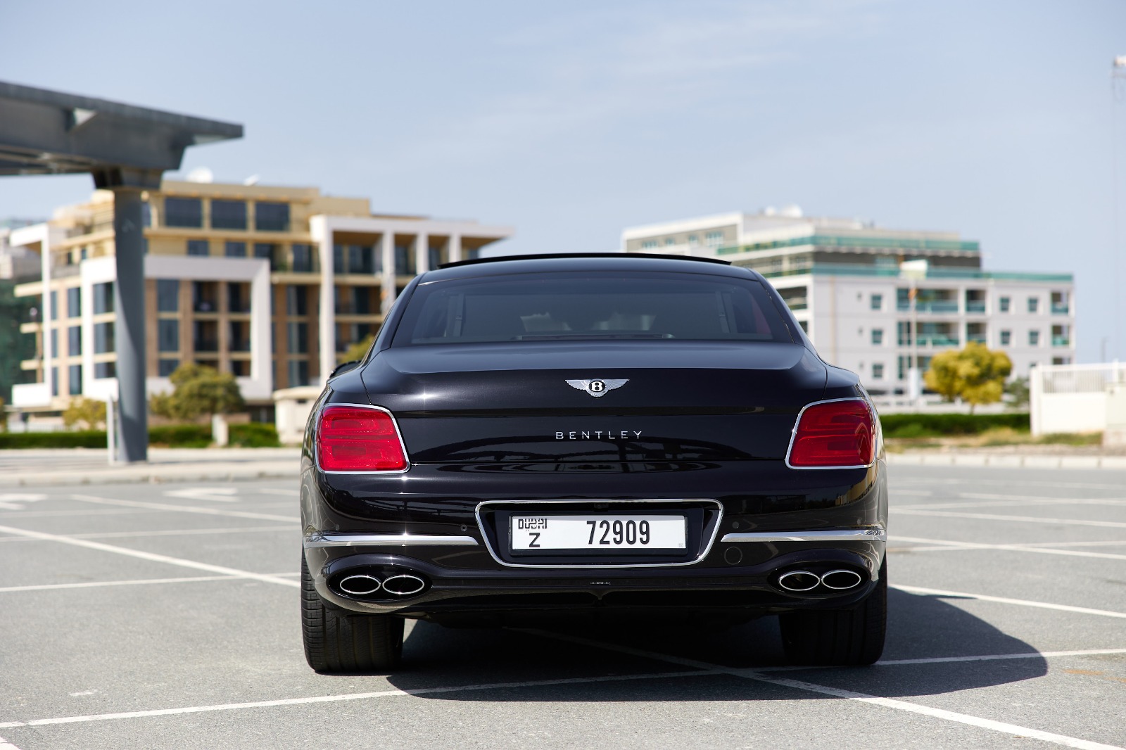 Bentley Flying Spur interior and exterior views - Image 2