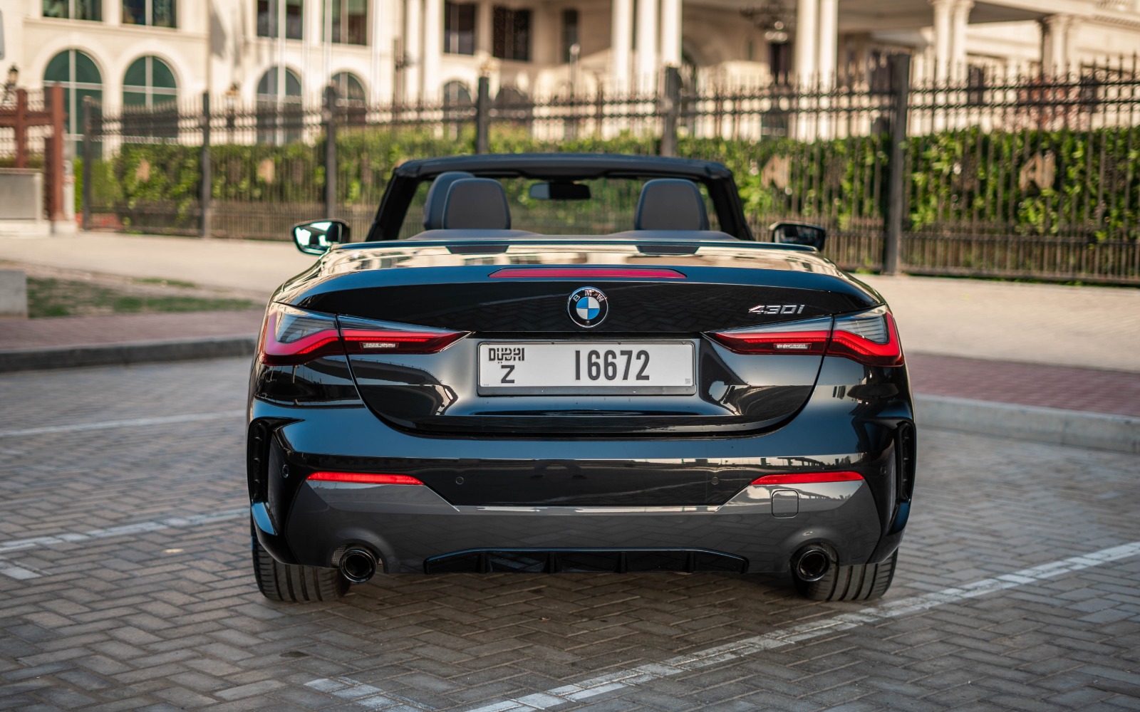 BMW 430i cabrio interior and exterior views - Image 2