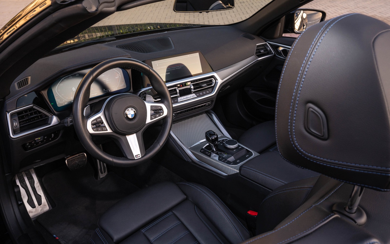 BMW 430i cabrio interior and exterior views - Image 4