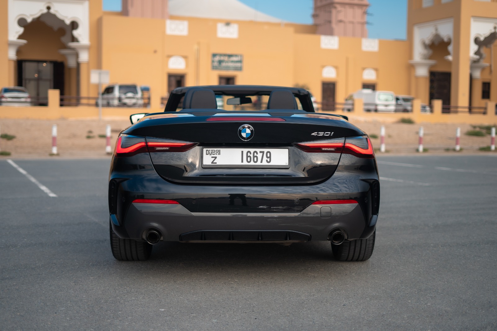 BMW 430i cabrio interior and exterior views - Image 3