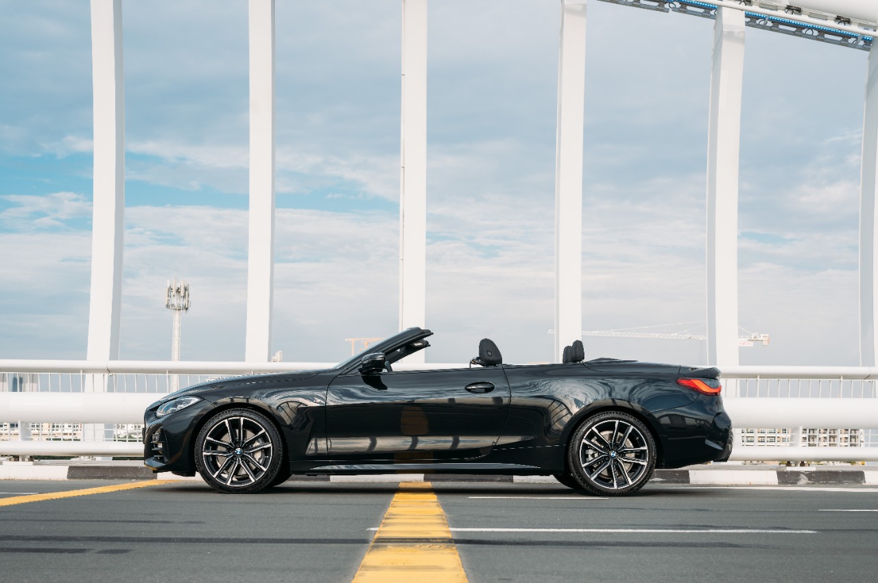 BMW 430i cabrio interior and exterior views - Image 2