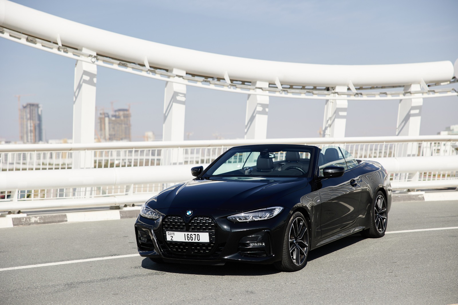 BMW 430i cabrio interior and exterior views - Image 2