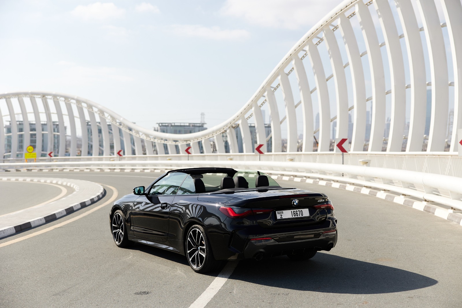 BMW 430i cabrio interior and exterior views - Image 3