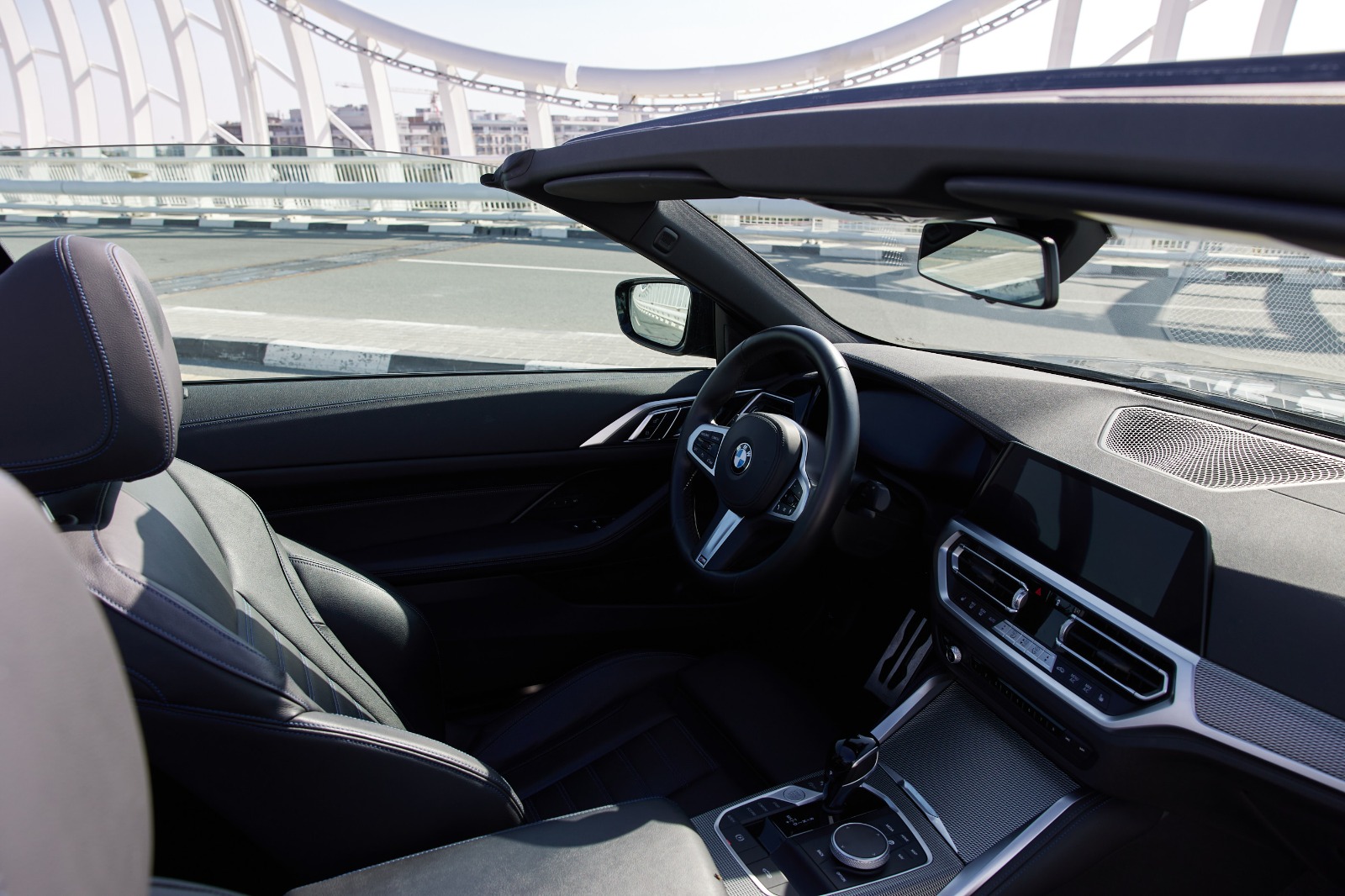 BMW 430i cabrio interior and exterior views - Image 4