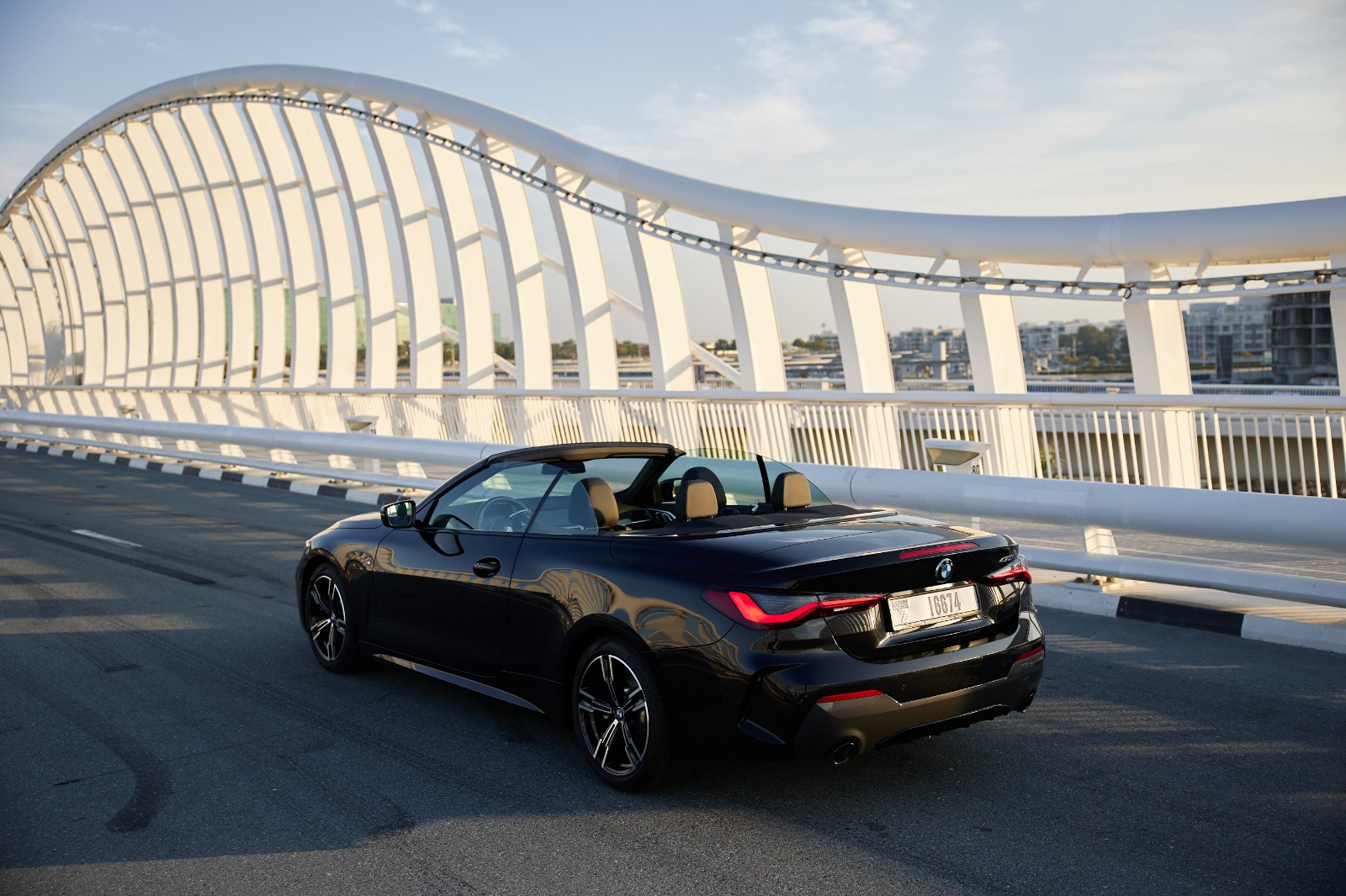 BMW 430i cabrio interior and exterior views - Image 2