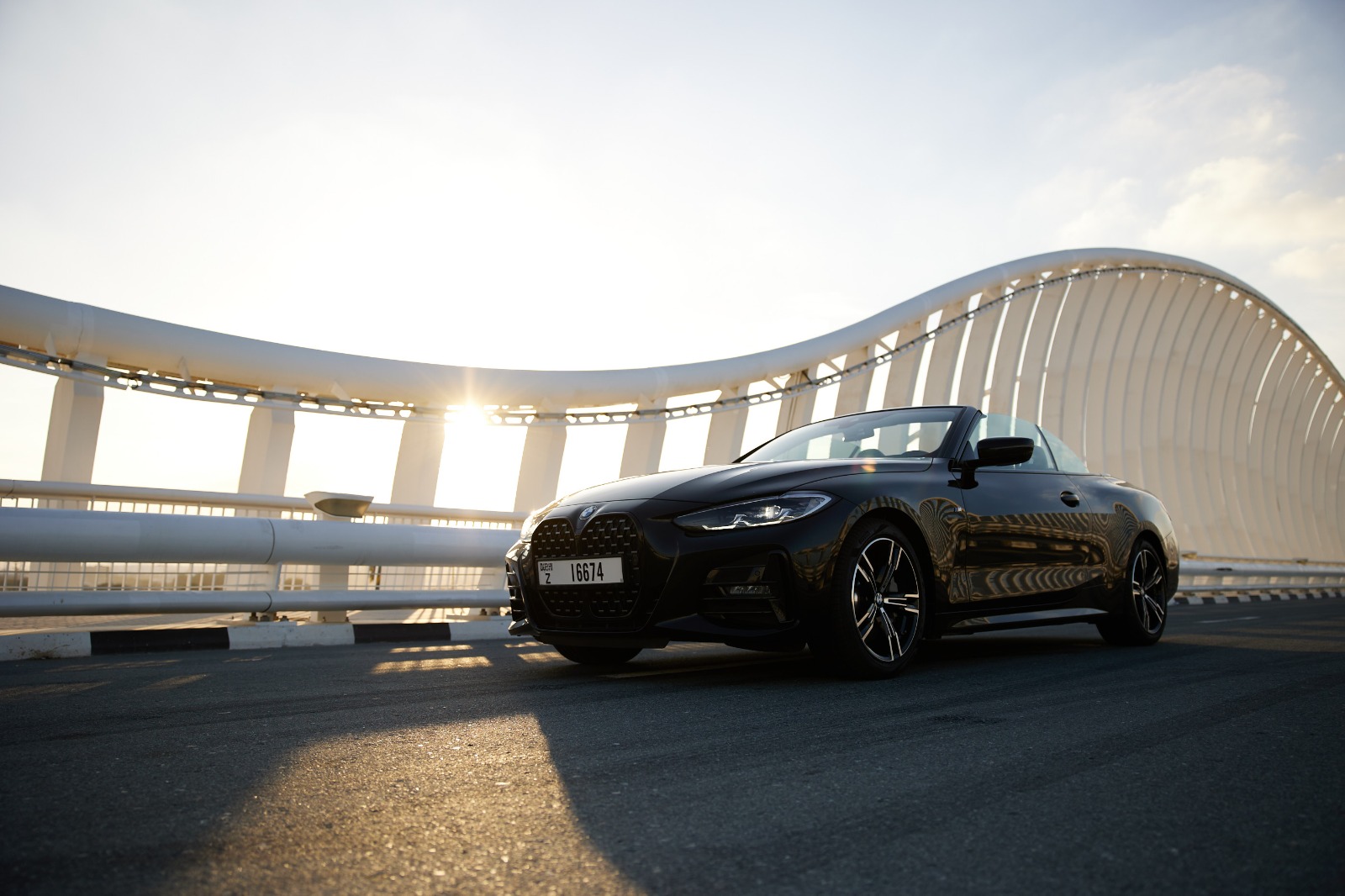 BMW 430i cabrio interior and exterior views - Image 3