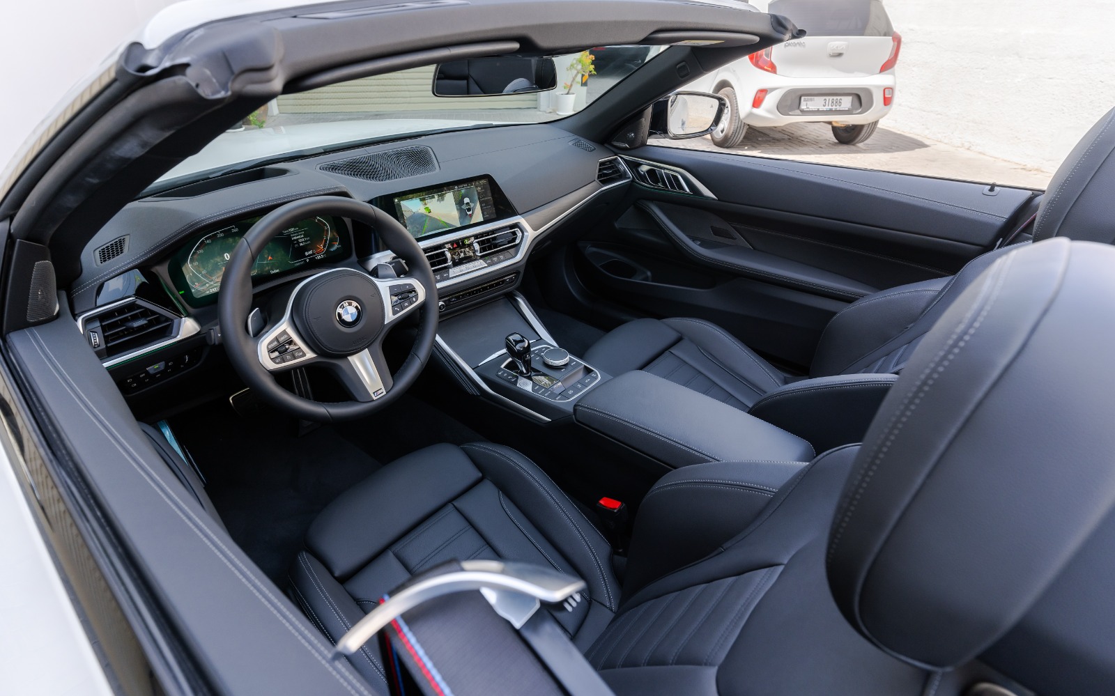 BMW 430i cabrio interior and exterior views - Image 4