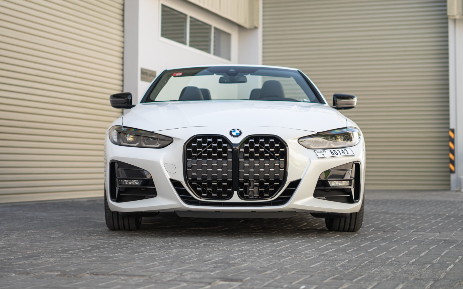 BMW 430i cabrio interior and exterior views - Image 2