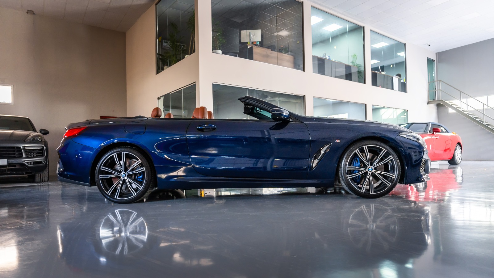 BMW 840i cabrio interior and exterior views - Image 2