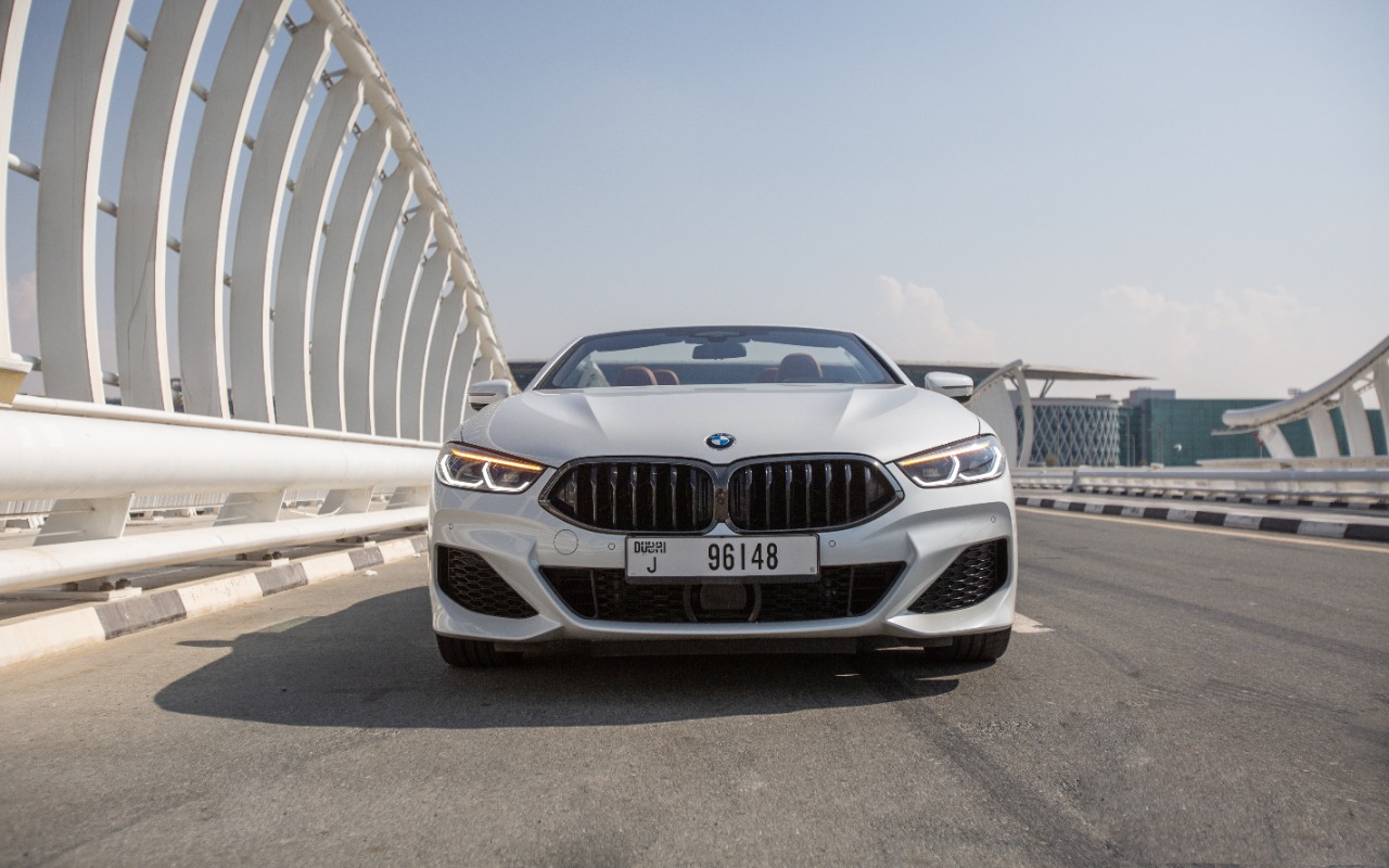 BMW 840i cabrio interior and exterior views - Image 2