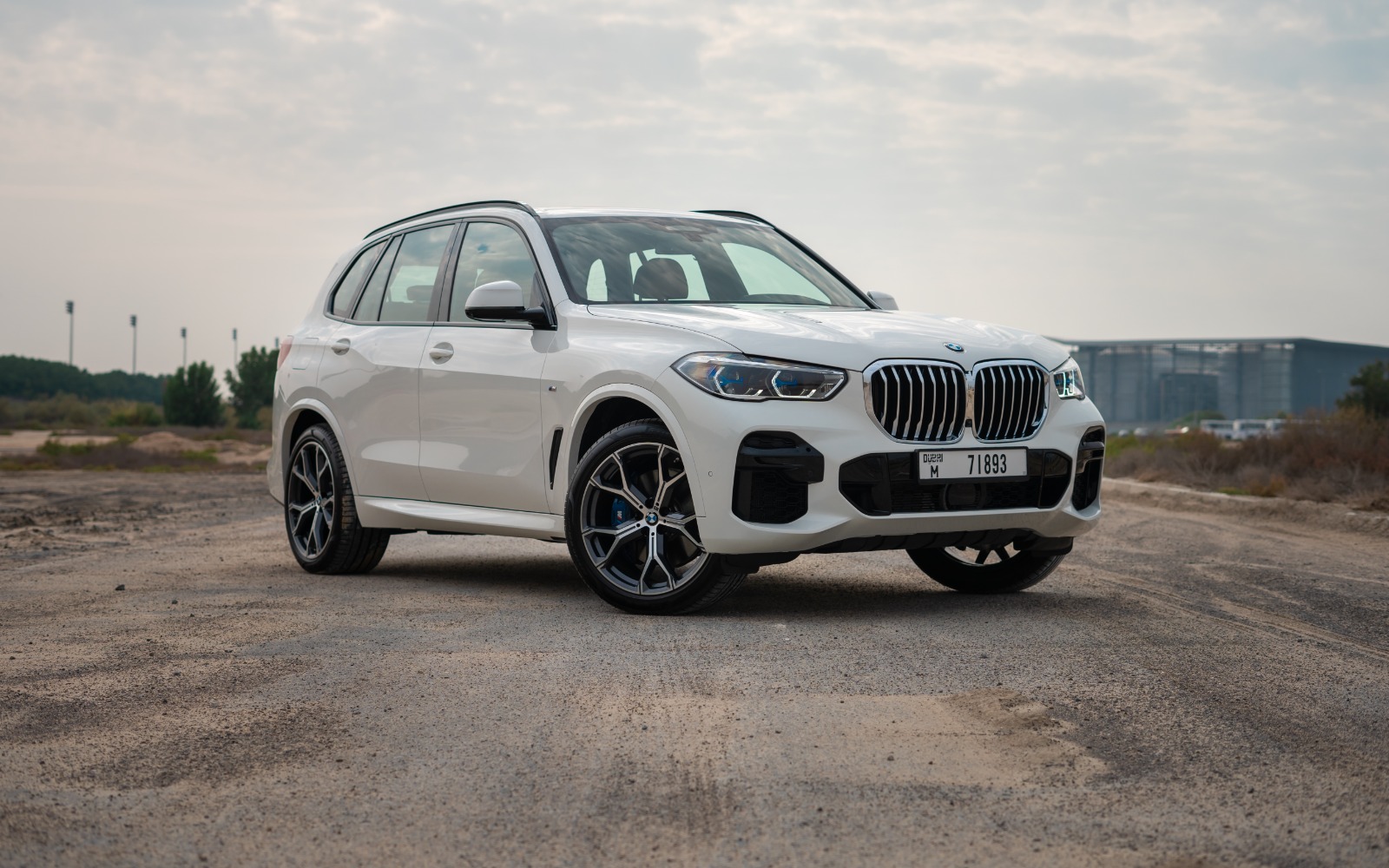BMW X5 interior and exterior views - Image 1