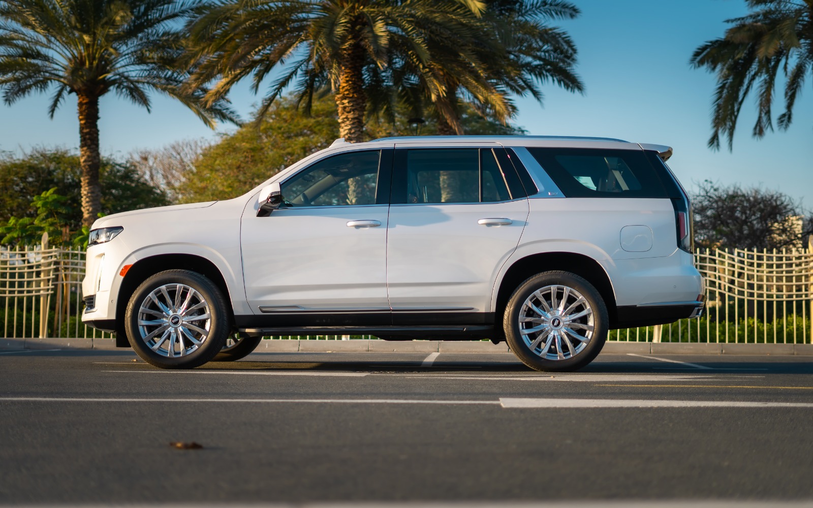 Cadillac Escalade interior and exterior views - Image 3