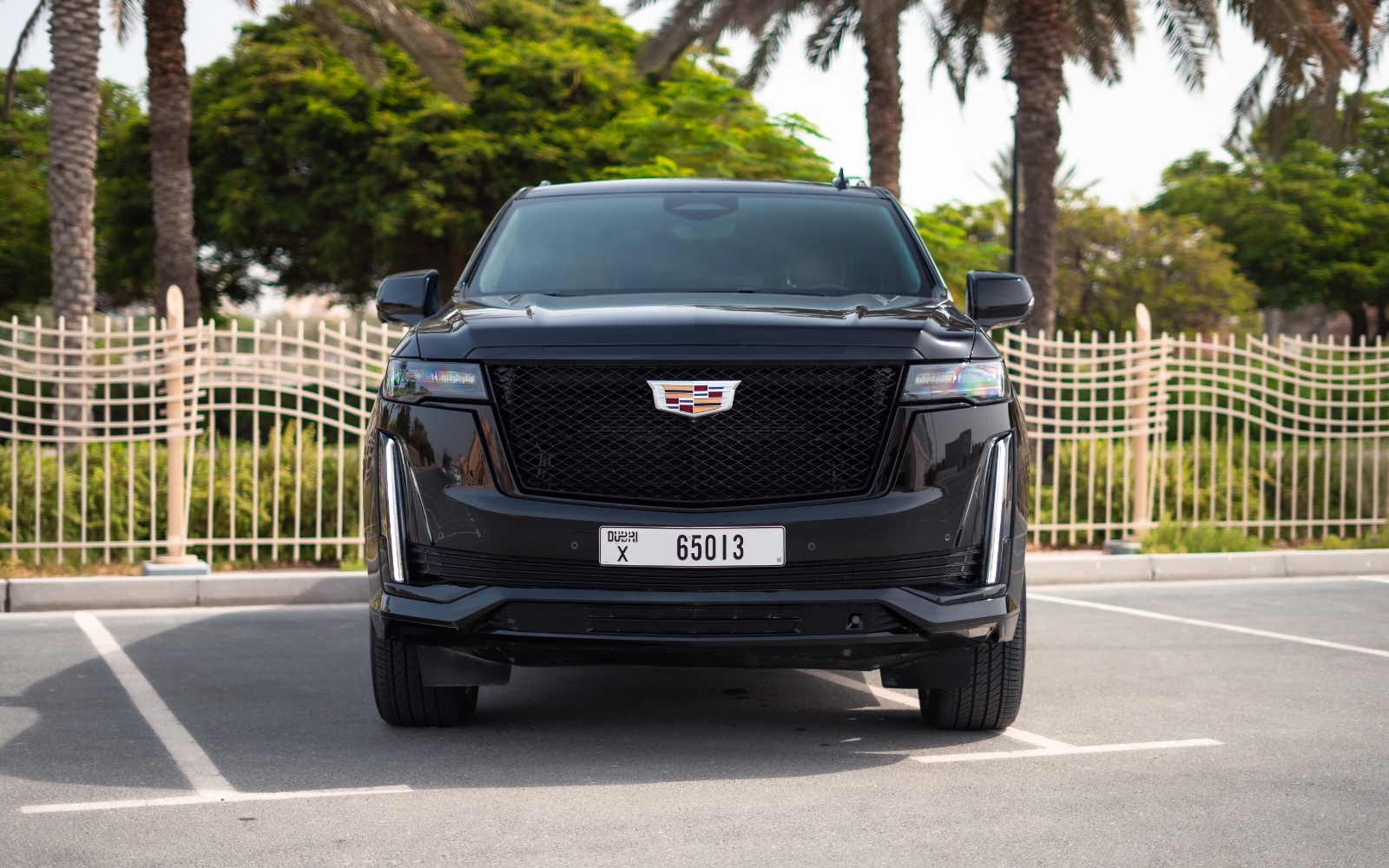 Cadillac Escalade XL interior and exterior views - Image 3