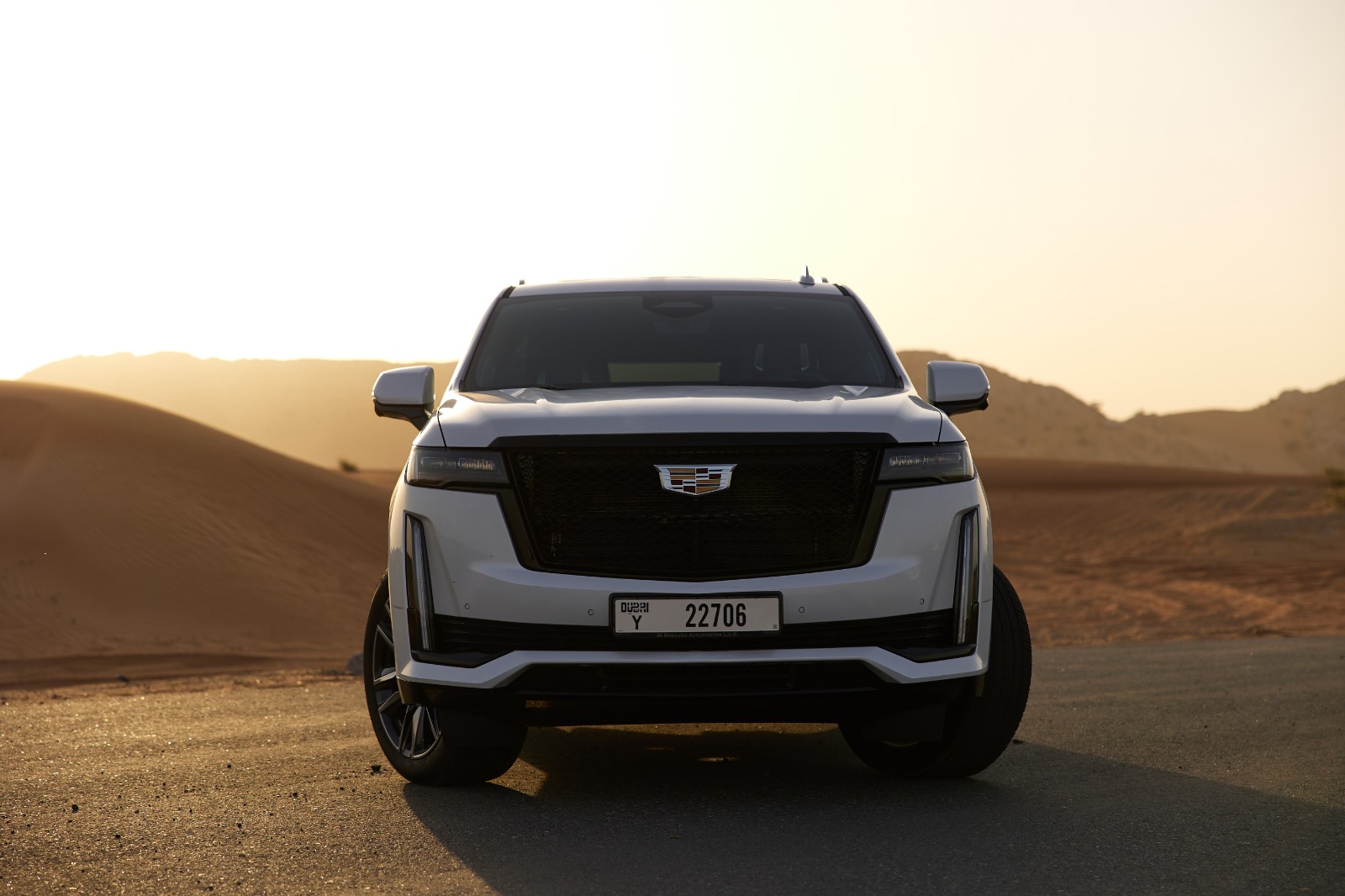 Cadillac Escalade interior and exterior views - Image 3