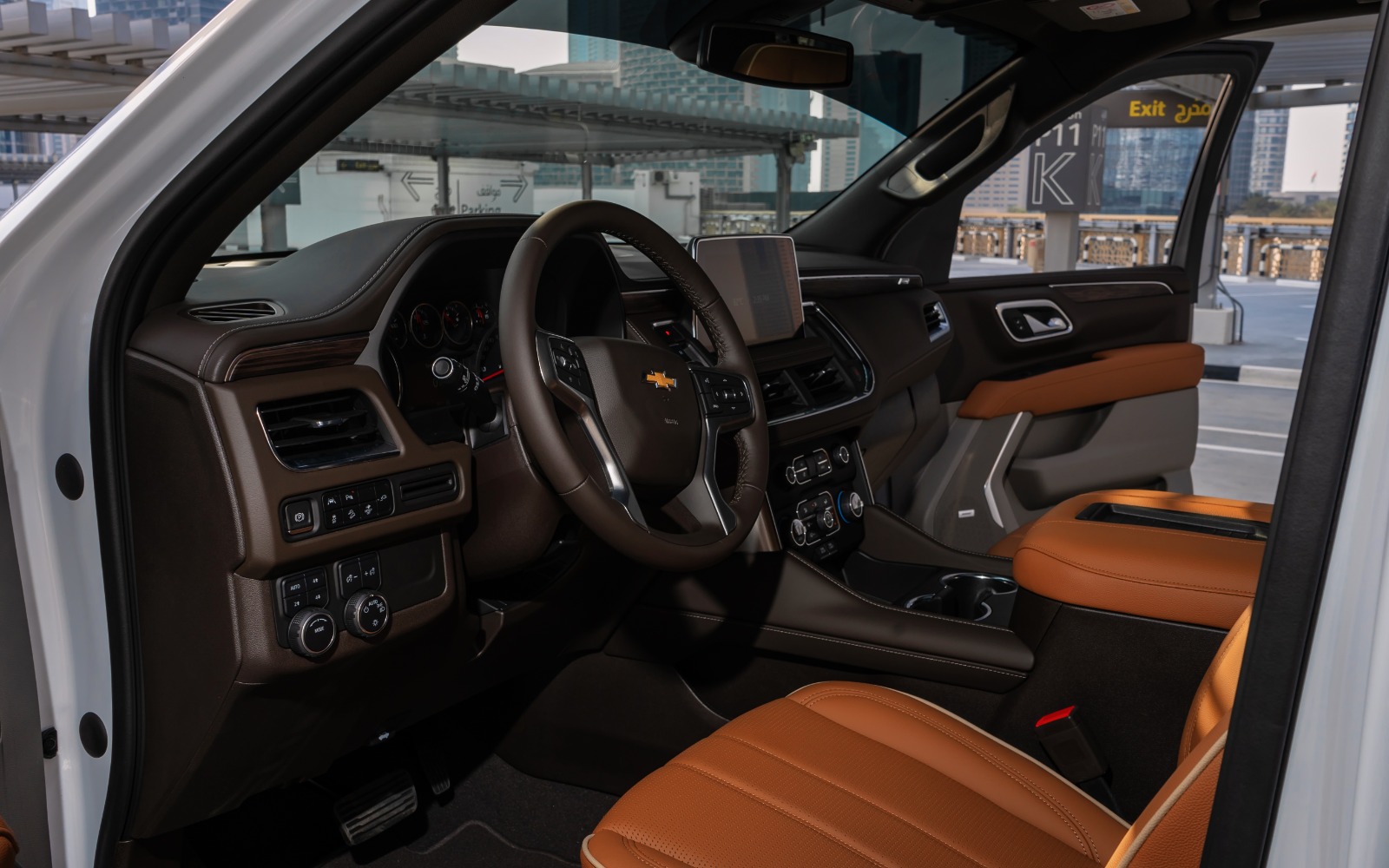 Chevrolet Tahoe interior and exterior views - Image 4