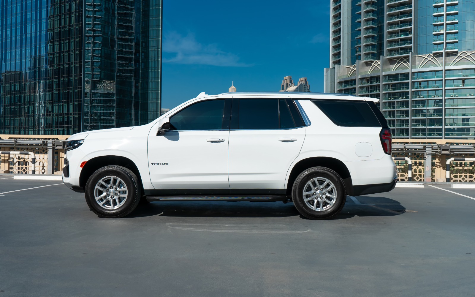 Chevrolet Tahoe interior and exterior views - Image 2