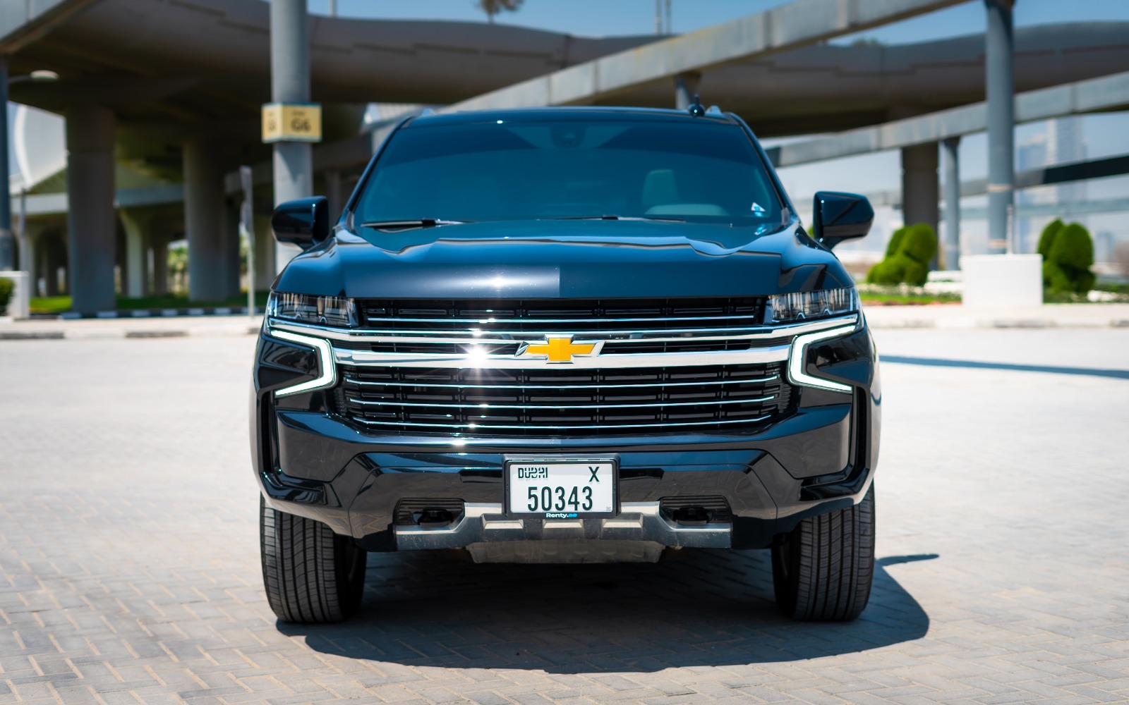 Chevrolet Tahoe interior and exterior views - Image 1