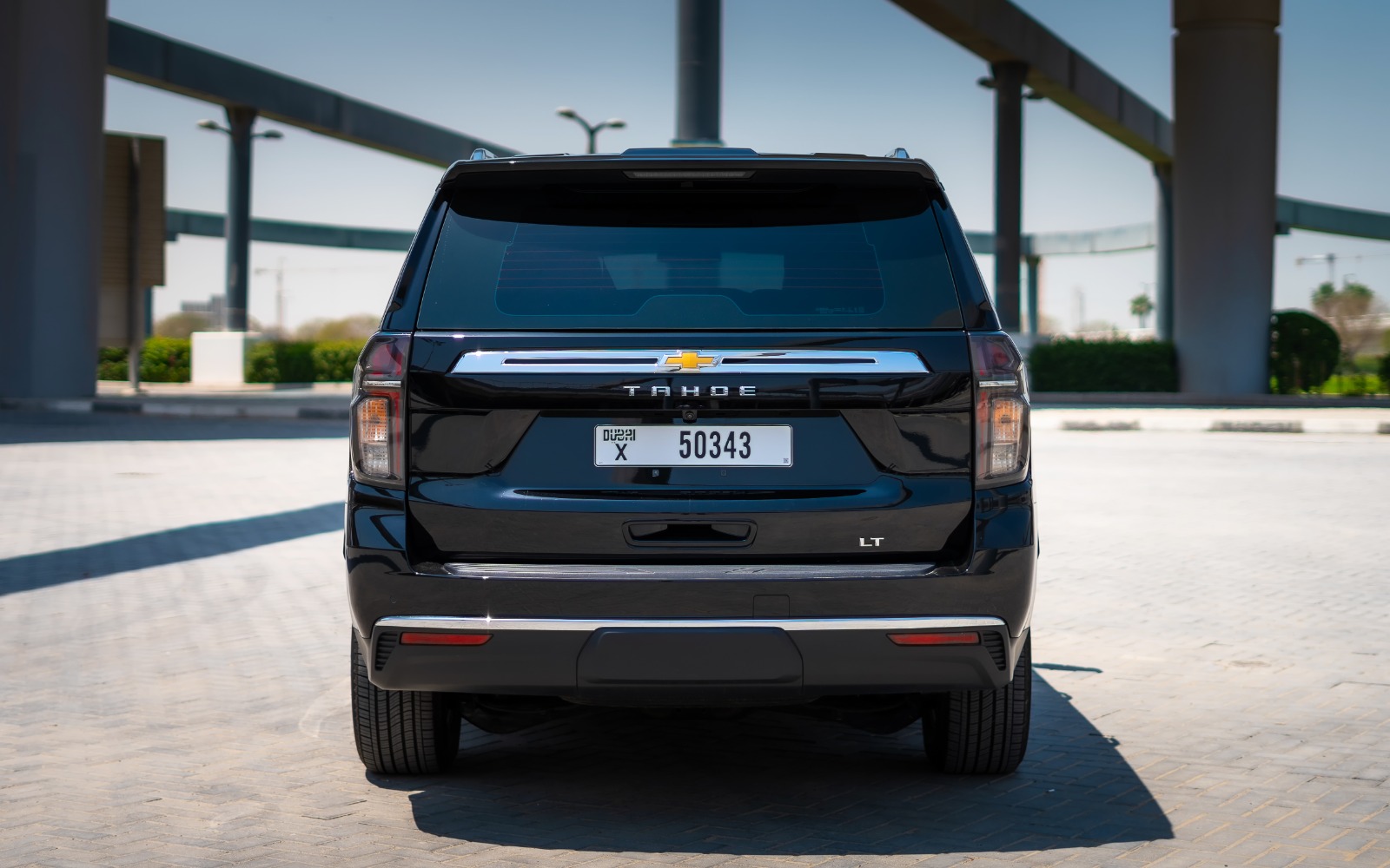 Chevrolet Tahoe interior and exterior views - Image 3