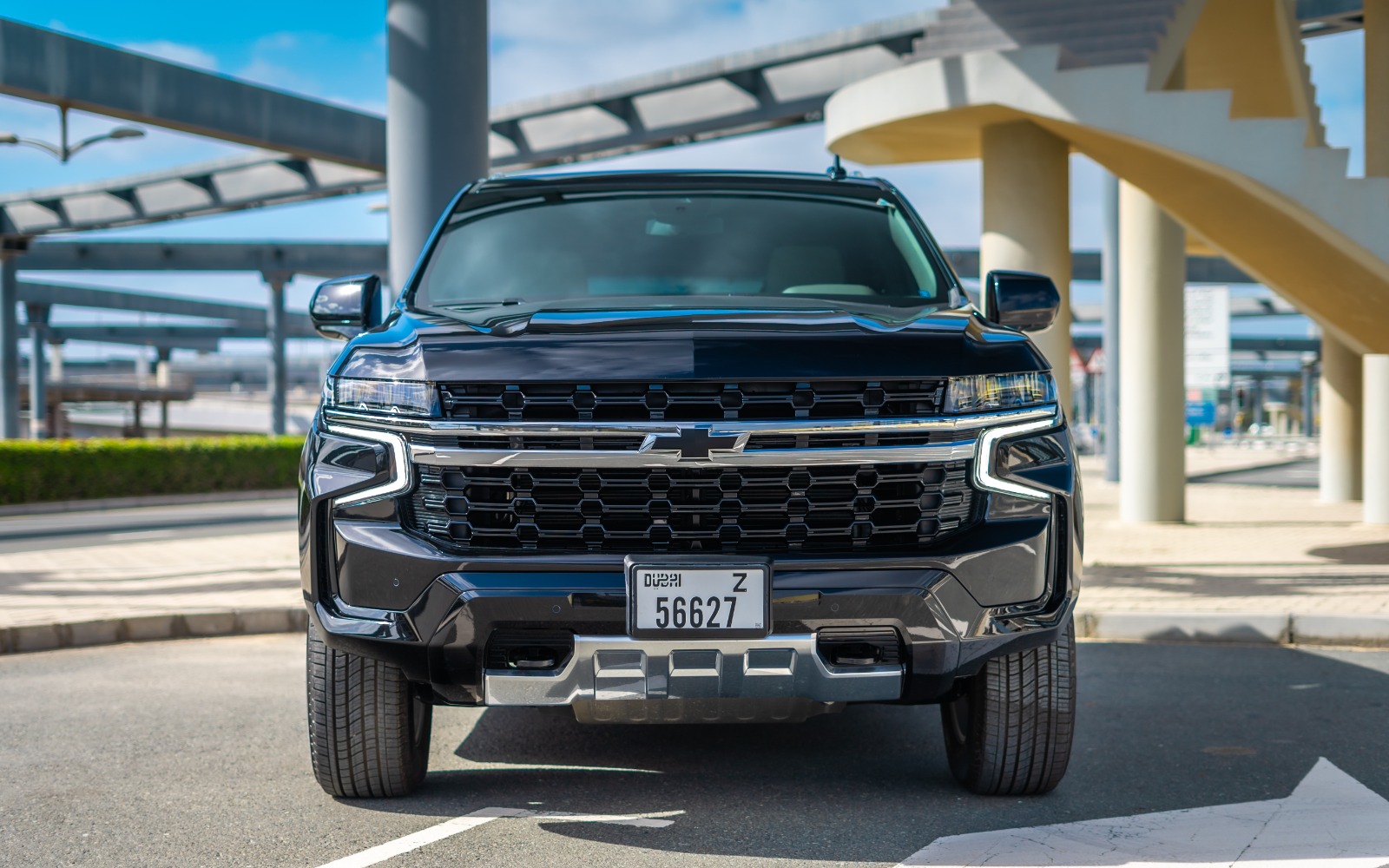 Chevrolet Tahoe interior and exterior views - Image 1