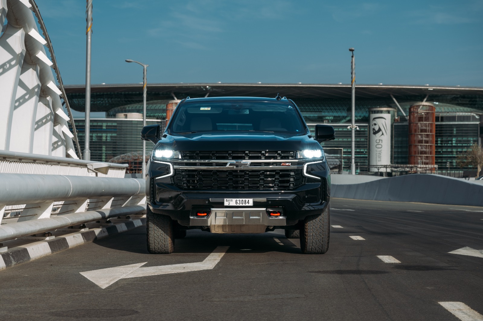 Chevrolet Tahoe interior and exterior views - Image 3