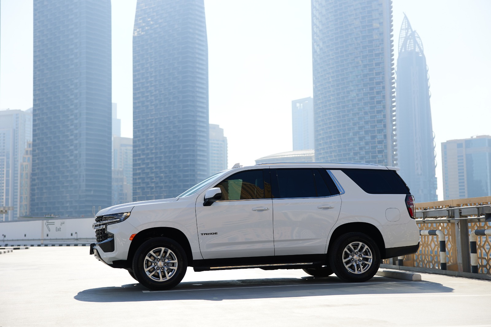 Chevrolet Tahoe interior and exterior views - Image 2