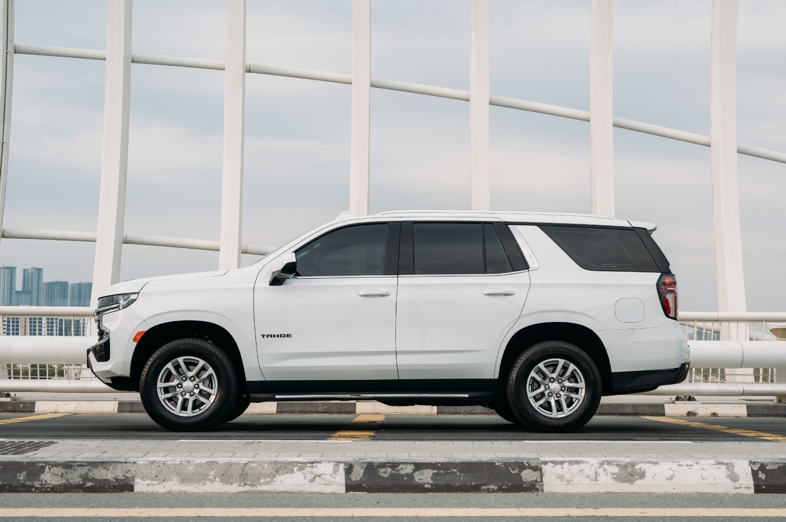 Chevrolet Tahoe interior and exterior views - Image 3