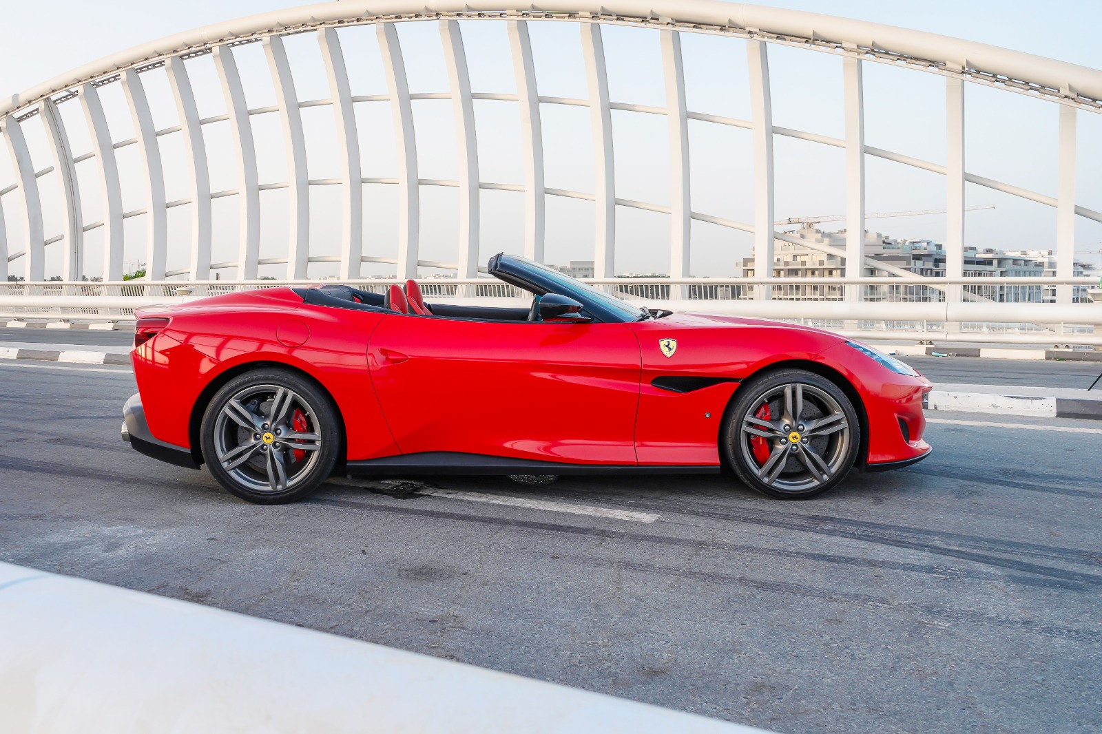 Ferrari Portofino Rosso BLACK ROOF interior and exterior views - Image 2