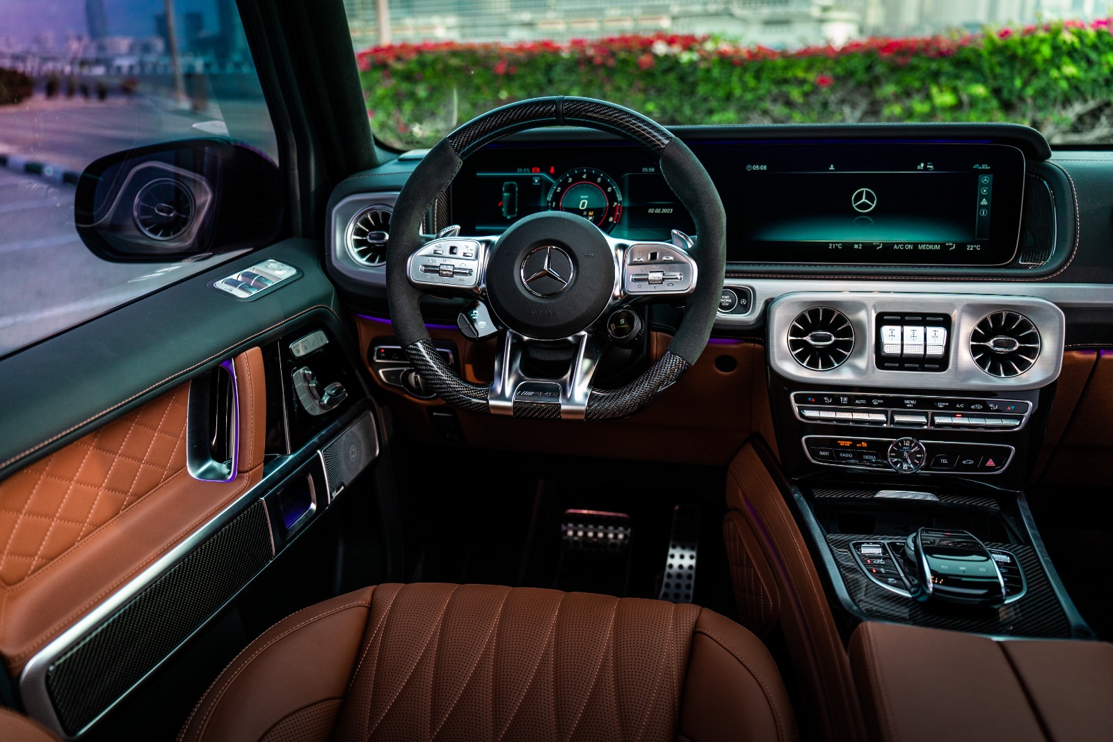 Mercedes G63 interior and exterior views - Image 3