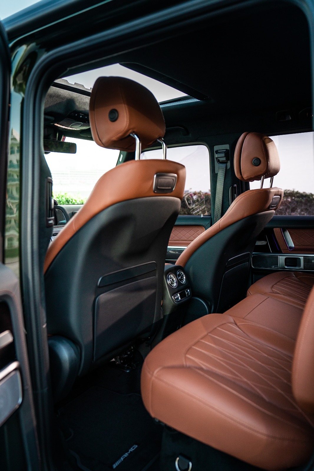 Mercedes G63 interior and exterior views - Image 4