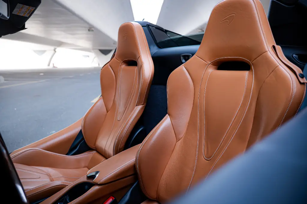McLaren 720S Spider interior and exterior views - Image 7
