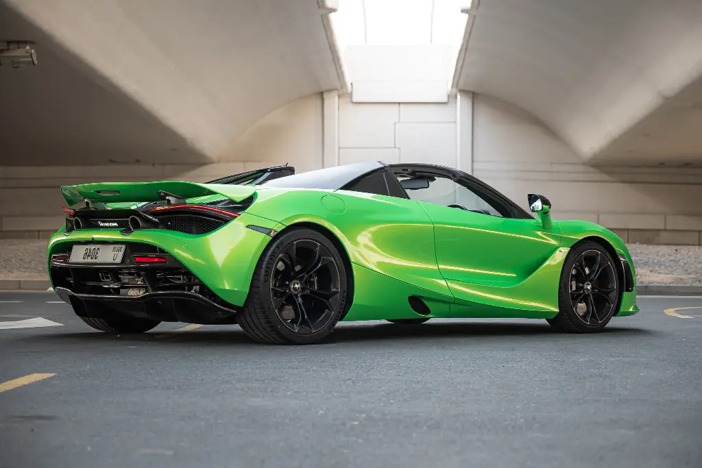 McLaren 720S Spider interior and exterior views - Image 2