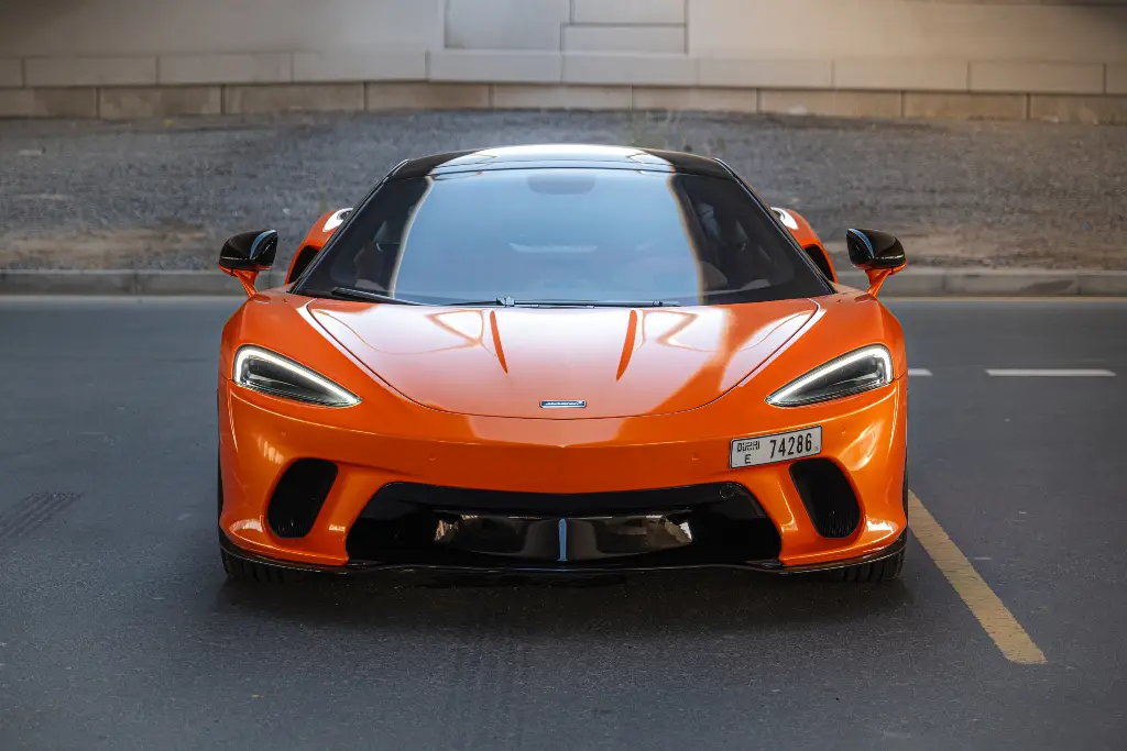 McLaren GT interior and exterior views - Image 3