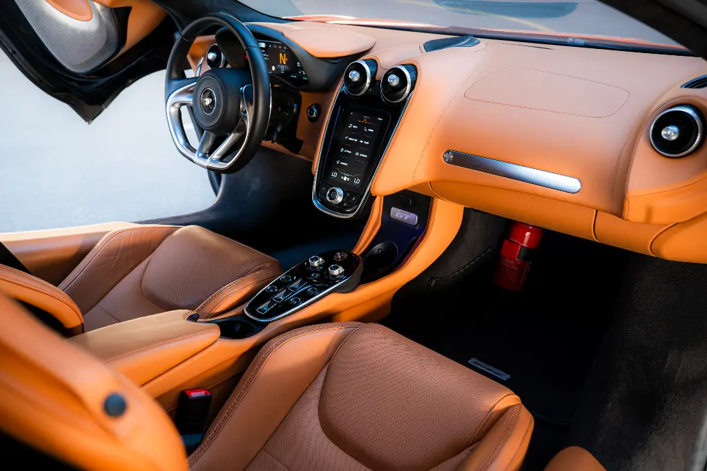 McLaren GT interior and exterior views - Image 7