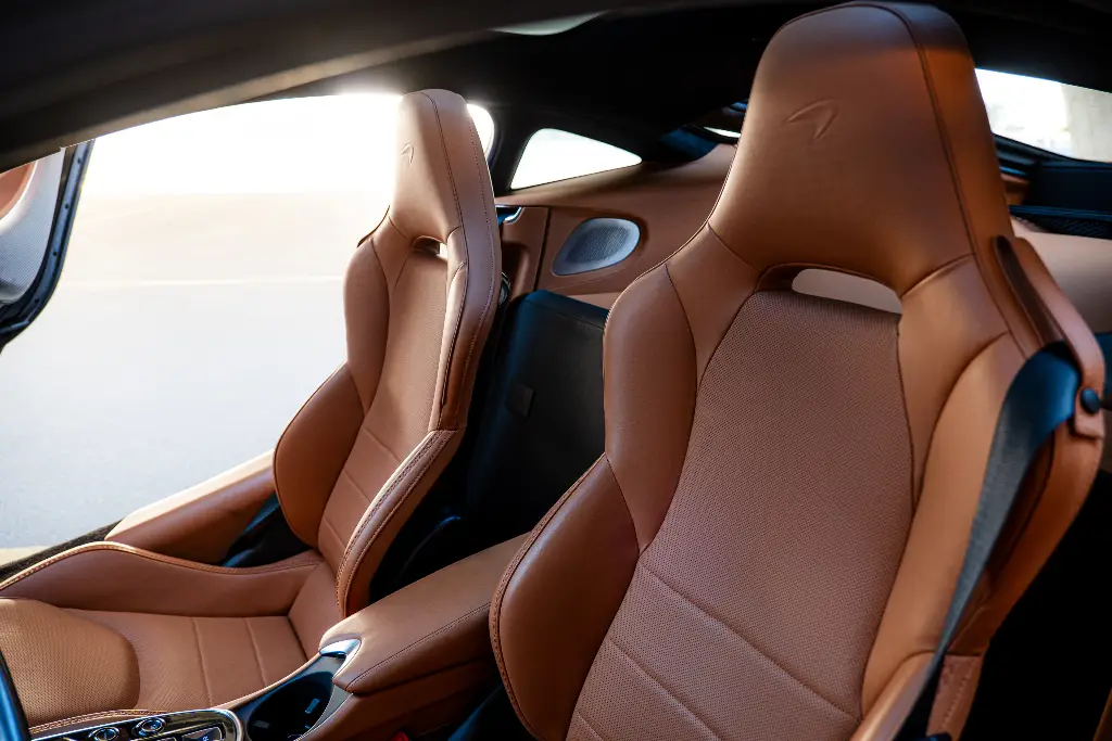 McLaren GT interior and exterior views - Image 8