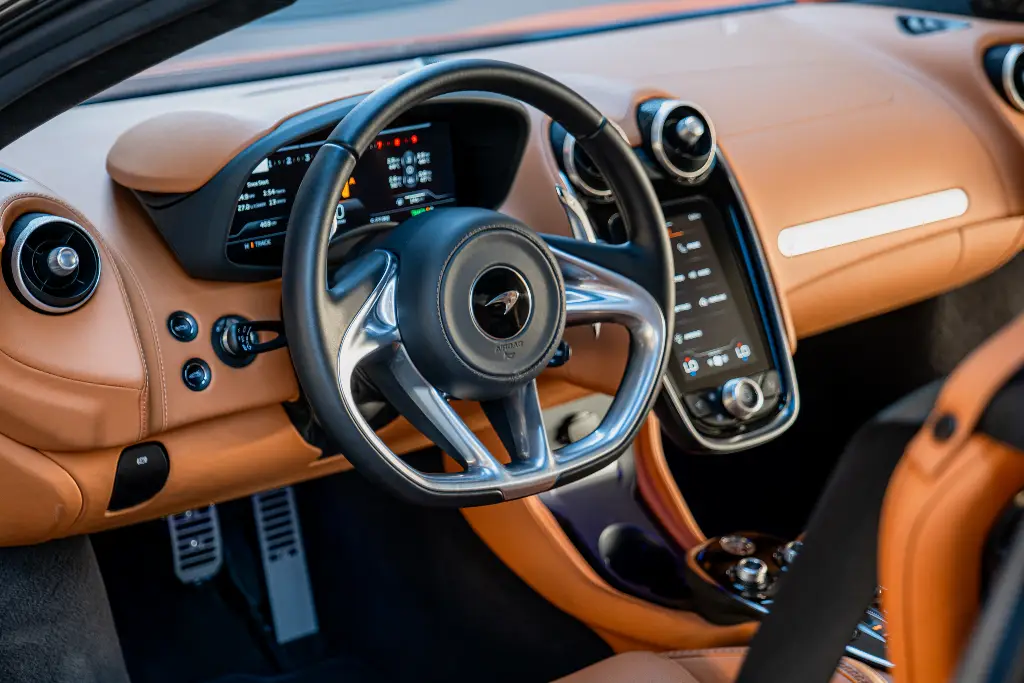 McLaren GT interior and exterior views - Image 6