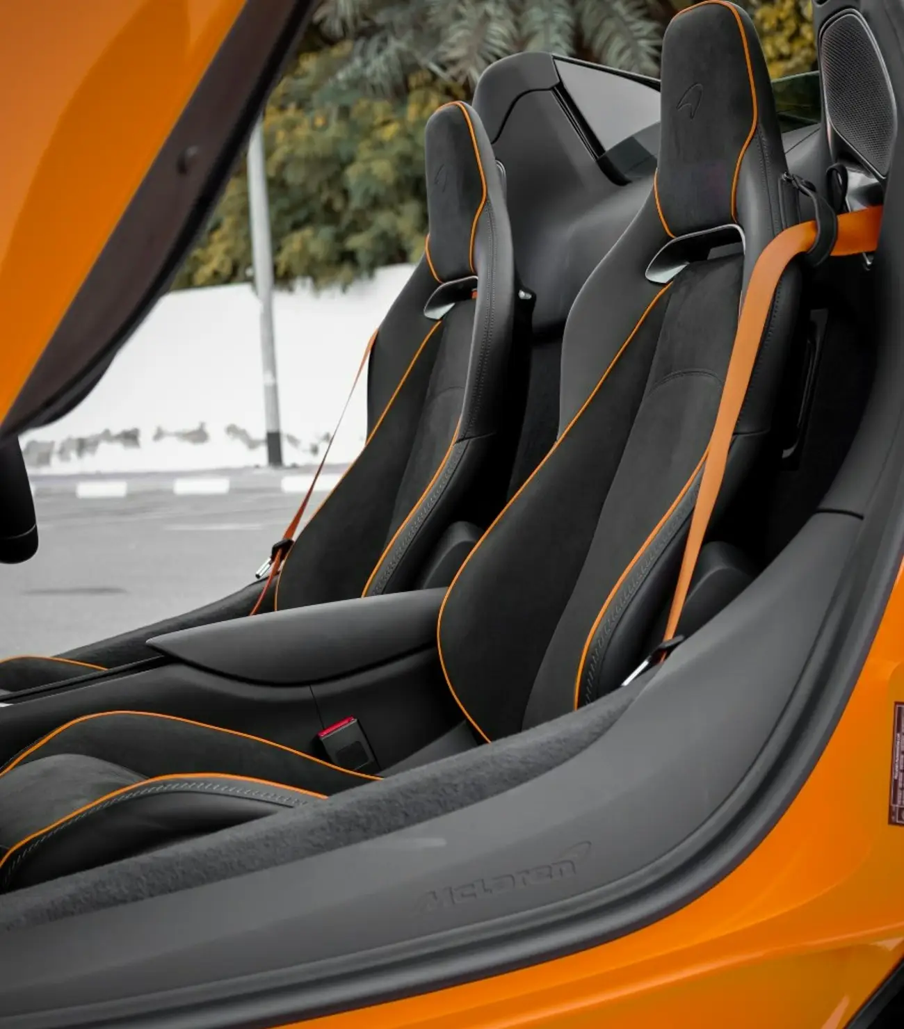 McLaren Artura interior and exterior views - Image 7