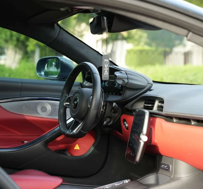 McLaren Artura interior and exterior views - Image 6