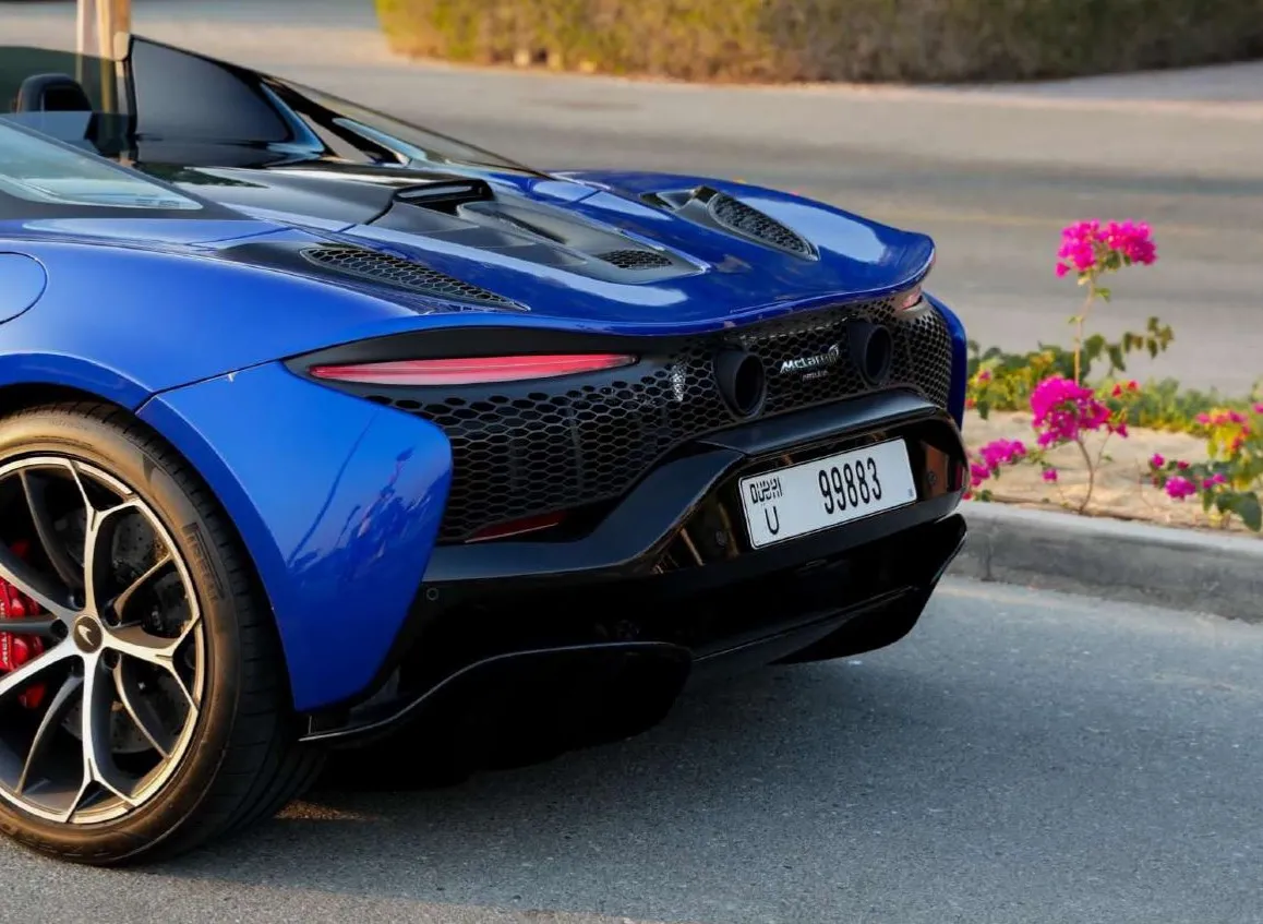 McLaren Artura spider interior and exterior views - Image 5