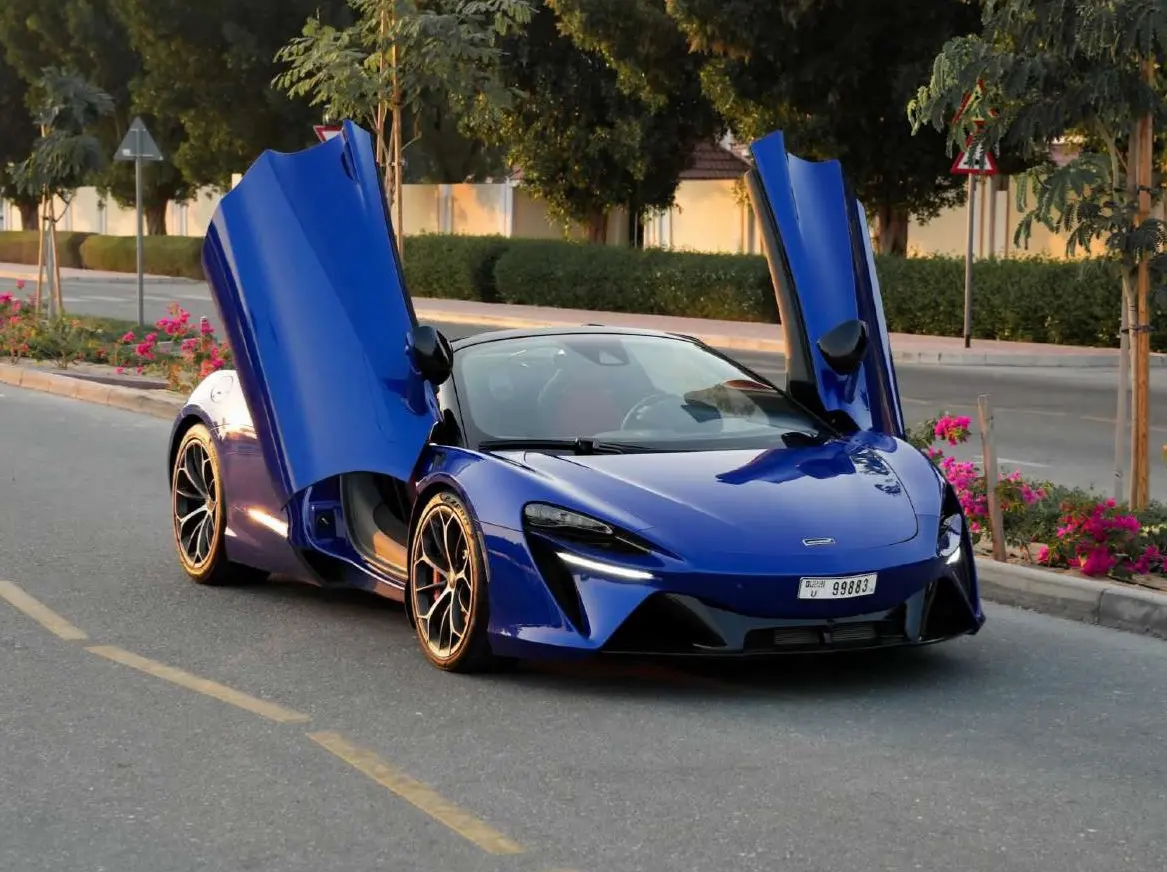 2025 McLaren McLaren Artura spider Rental Dubai