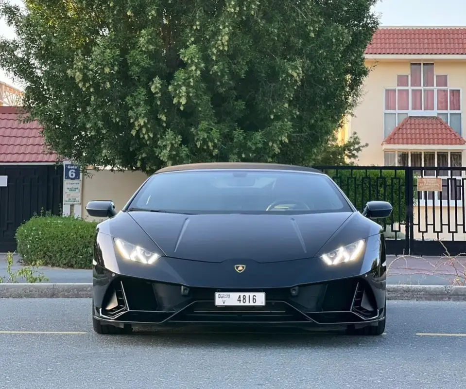 Lamborghini Huracan EVO interior and exterior views - Image 1