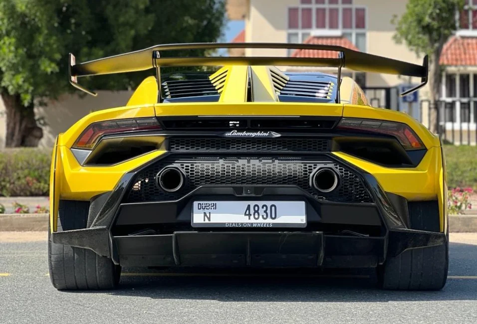 Lamborghini Huracan STO interior and exterior views - Image 4