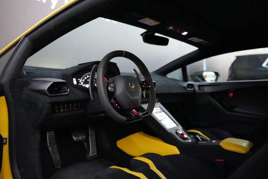 Lamborghini Huracan STO interior and exterior views - Image 5