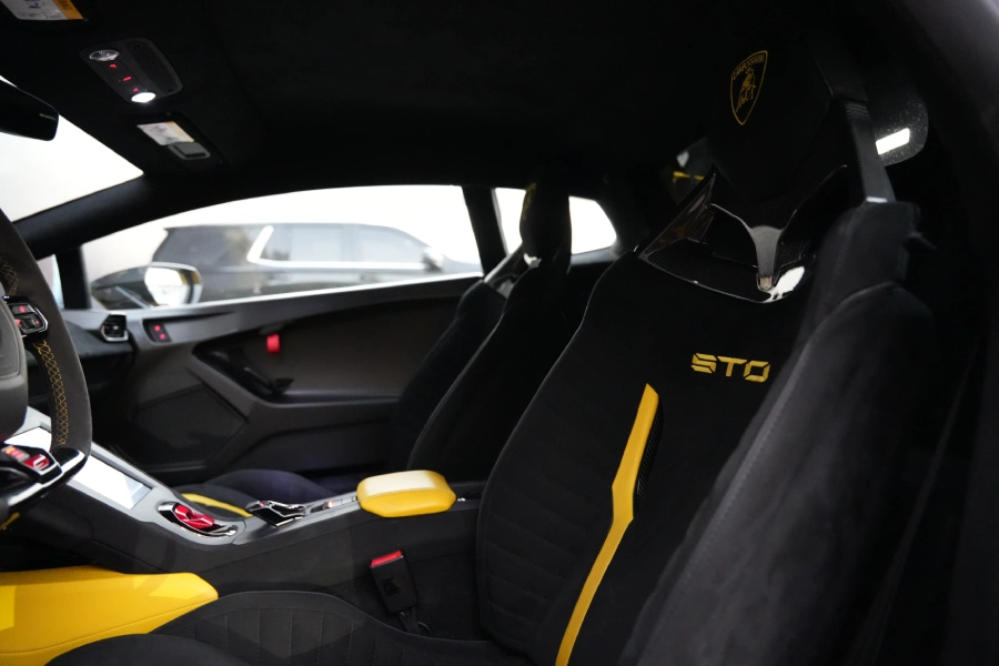 Lamborghini Huracan STO interior and exterior views - Image 6